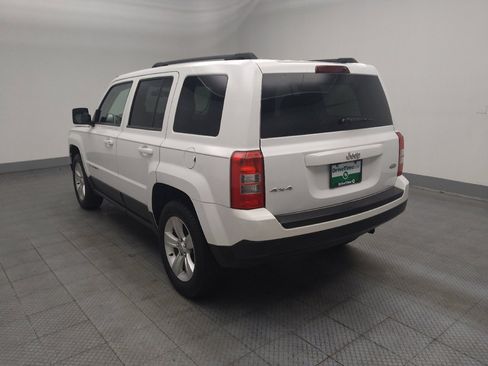 Used 2014 Jeep Patriot Latitude AWD/4WD image 5
