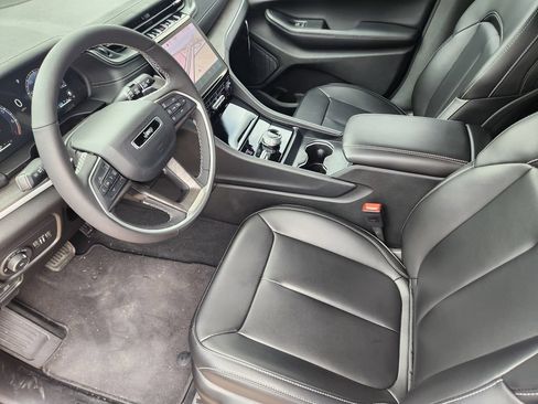 New 2025 Jeep Grand Cherokee L Limited AWD/4WD image 8