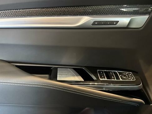 New 2026 Cadillac Escalade ESV V AWD/4WD image 10
