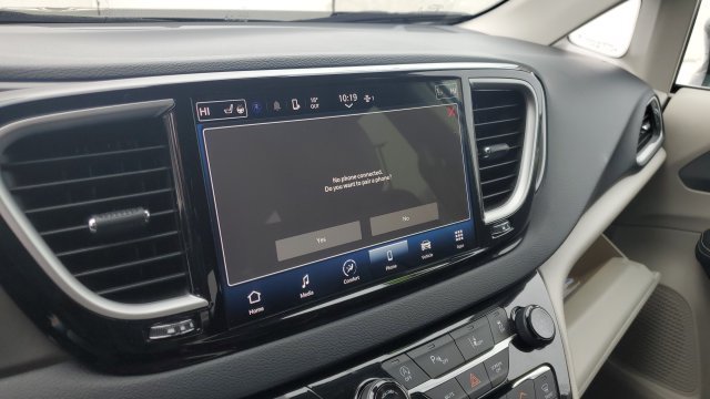 Used 2024 Chrysler Pacifica Touring-L FWD image 15