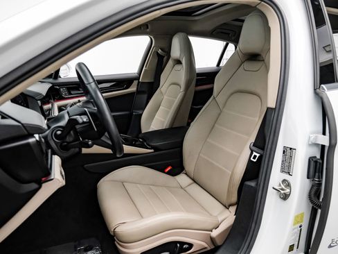 Used 2025 Porsche Panamera w/ Premium Package image 35