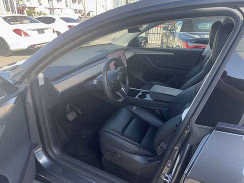 Used 2024 Tesla Model Y Long Range image 7