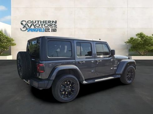 Used 2021 Jeep Wrangler Unlimited Sahara w/ Dual Top Group AWD/4WD image 5
