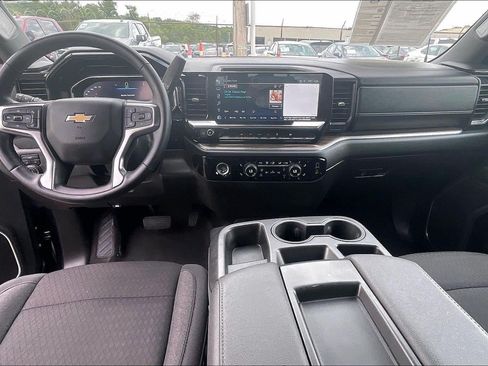 Used 2024 Chevrolet Silverado 1500 LT AWD/4WD image 16