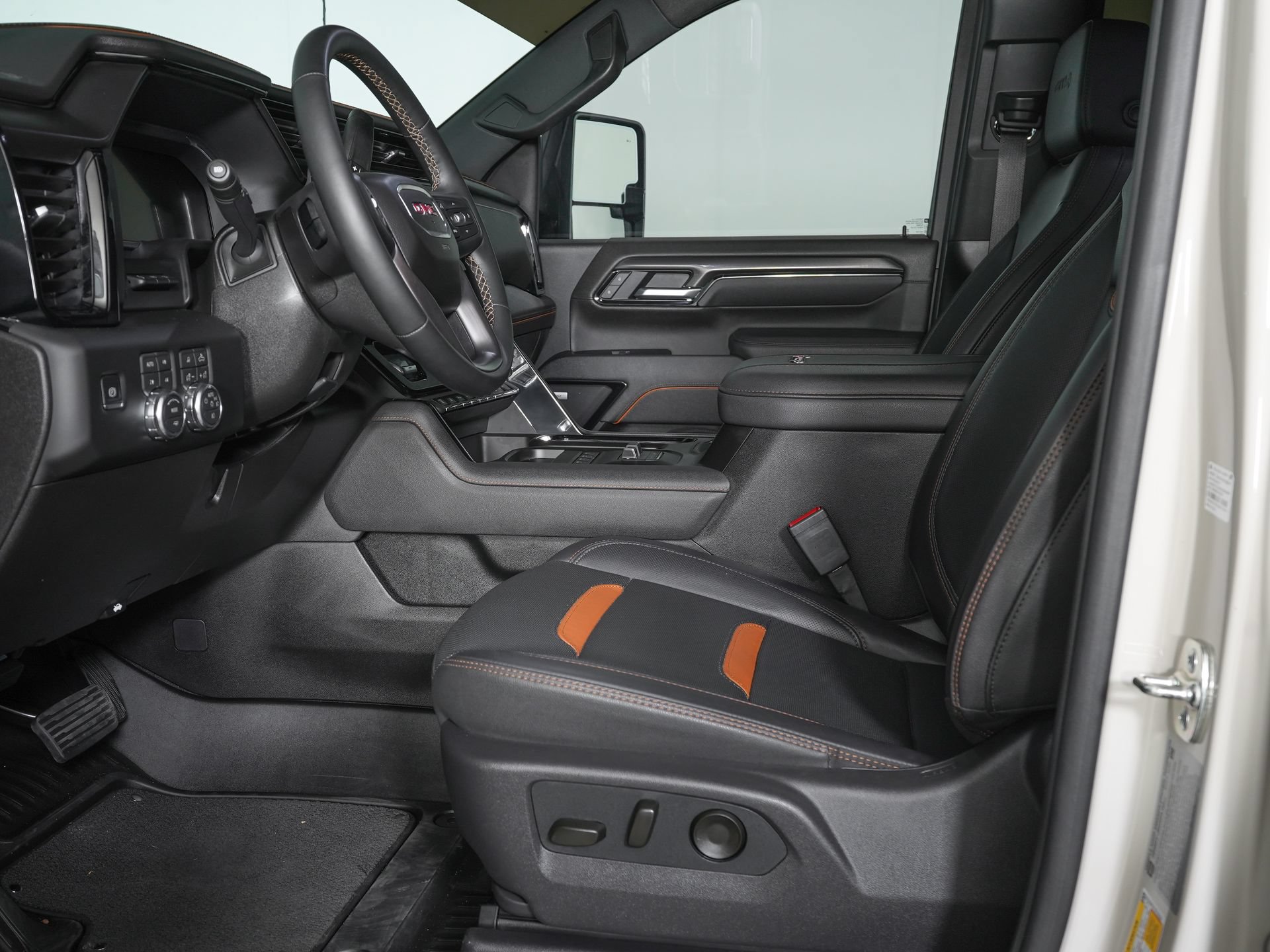 Used 2026 GMC Sierra 2500 AT4 w/ AT4 Premium Plus Package AWD/4WD image 14