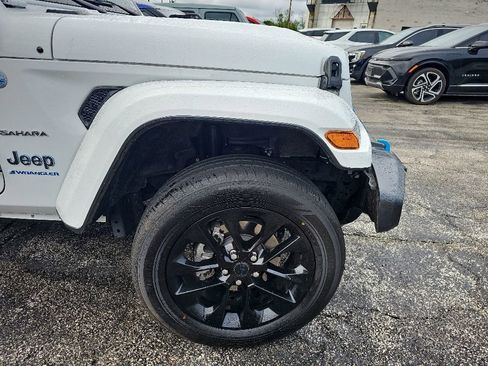 Used 2024 Jeep Wrangler Unlimited Sahara w/ Technology Group AWD/4WD image 17