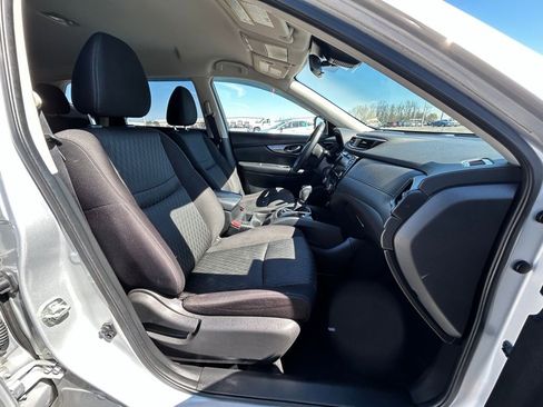 Used 2020 Nissan Rogue SV image 13