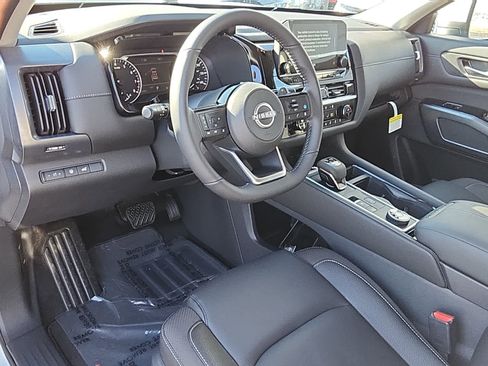 New 2025 Nissan Pathfinder SL w/ Cargo Package image 12