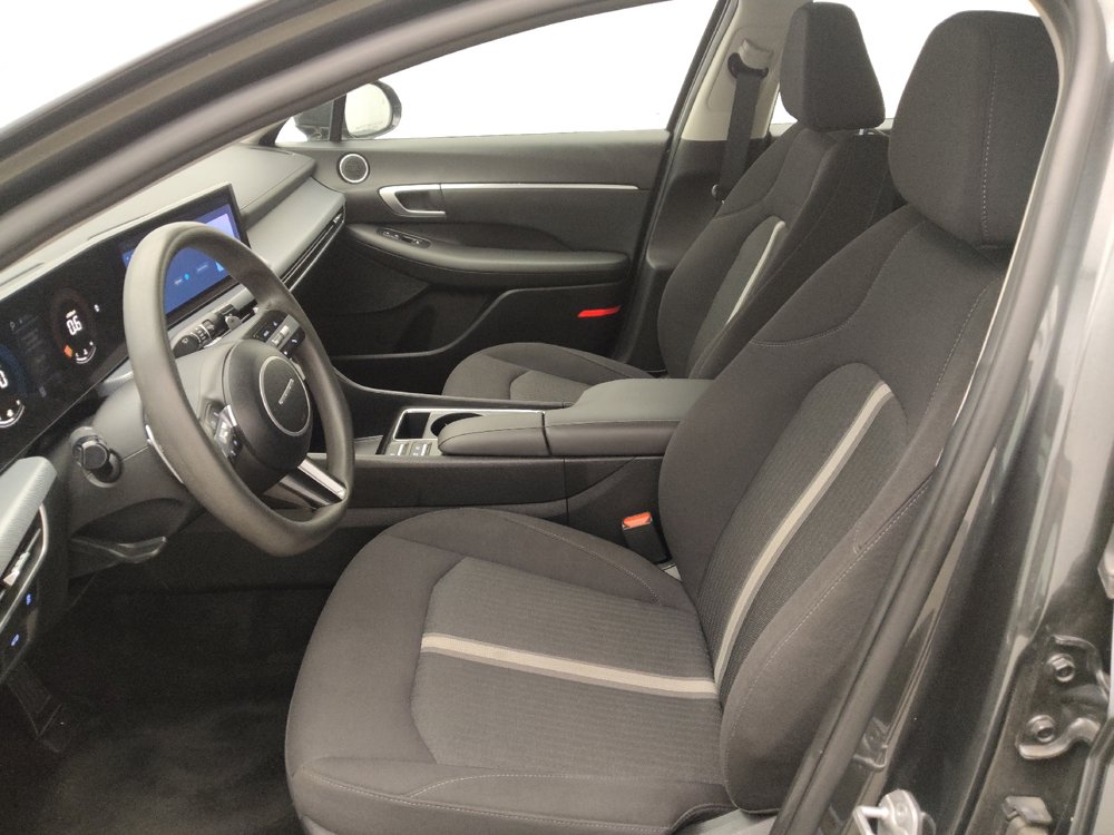 Used 2025 Hyundai Sonata SEL FWD image 17