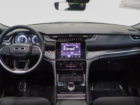 Used 2025 Jeep Grand Cherokee L Laredo w/ Luxury Tech Group I RWD image 27