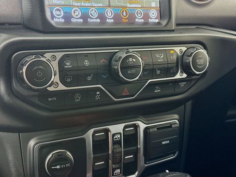 Used 2023 Jeep Gladiator Mojave w/ LED Lighting Group AWD/4WD image 18