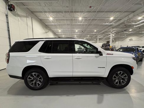 Used 2024 Chevrolet Tahoe Z71 w/ Luxury Package AWD/4WD image 8