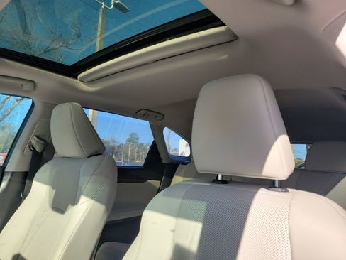 Used 2022 Lexus RX 350L Premium w/ Premium Package image 22