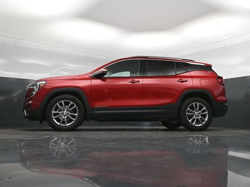 Used 2024 GMC Terrain SLT w/ Tech Package FWD image 40