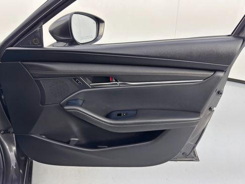 Used 2021 MAZDA MAZDA3 s image 40