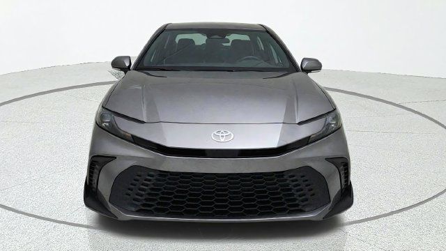 Used 2025 Toyota Camry SE FWD image 8
