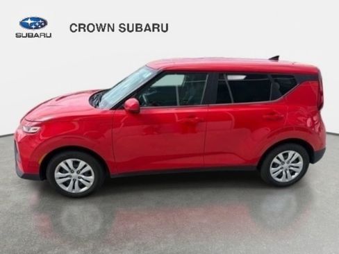 Used 2022 Kia Soul LX FWD image 2