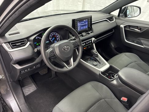 Used 2022 Toyota RAV4 SE w/ Convenience Package AWD/4WD image 14