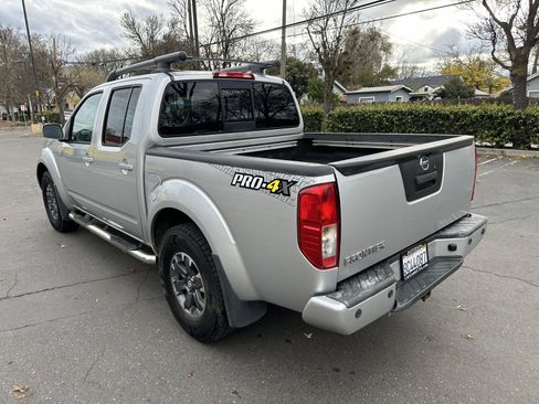 Used 2014 Nissan Frontier PRO-4X w/ Pro-4x Luxury Package image 6