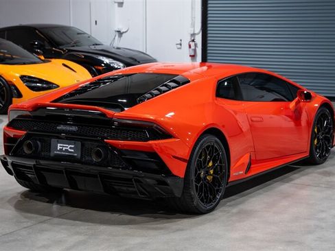 Used 2021 Lamborghini Huracan EVO AWD/4WD image 6