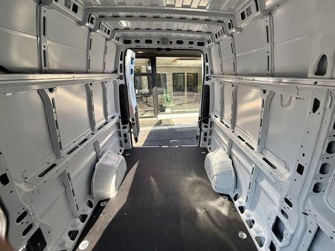 Used 2025 RAM ProMaster 3500 FWD image 31