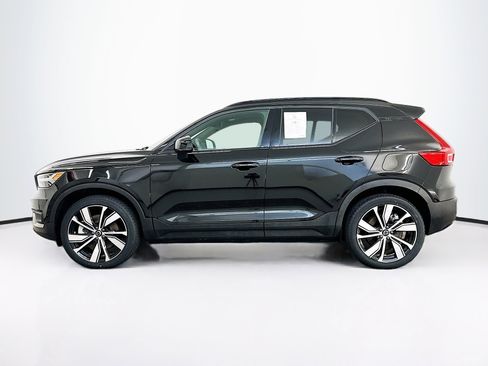 Used 2022 Volvo XC40 P8 Recharge Plus image 4