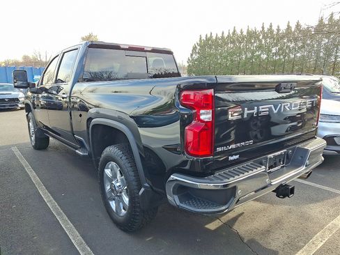 Used 2021 Chevrolet Silverado 2500 LTZ w/ LTZ Plus Package image 4