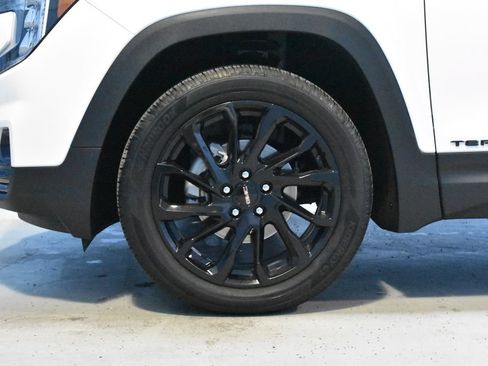 Used 2024 GMC Terrain SLT w/ Tech Package AWD/4WD image 27