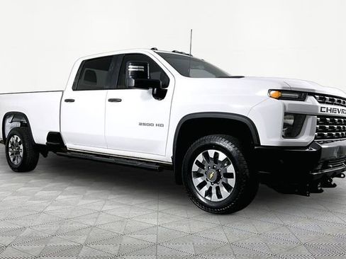 Used 2023 Chevrolet Silverado 2500 Custom w/ Custom Convenience Package AWD/4WD image 3