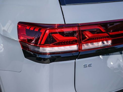 New 2026 Volkswagen Atlas Peak Edition image 9