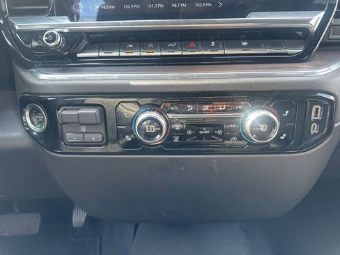 Used 2025 GMC Sierra 1500 SLT image 23