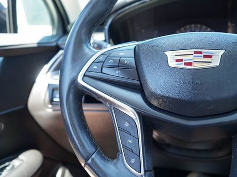 Used 2017 Cadillac XT5 Luxury w/ Driver Awareness Package image 29