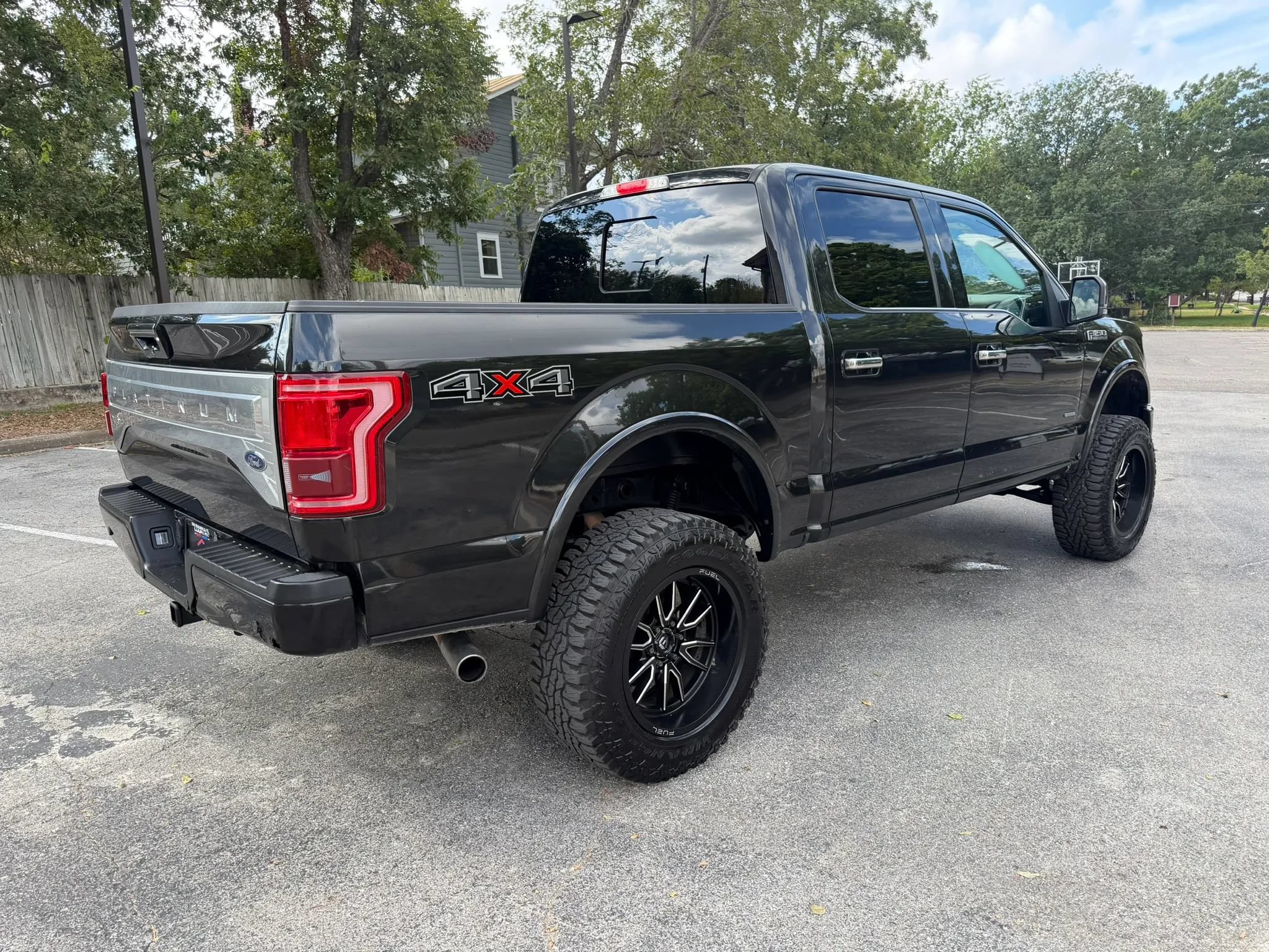 Used 2015 Ford F150 Platinum w/ Equipment Group 701A Luxury AWD/4WD image 5