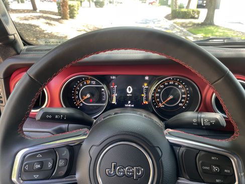 Used 2023 Jeep Gladiator Rubicon w/ Trailer Tow Package AWD/4WD image 20
