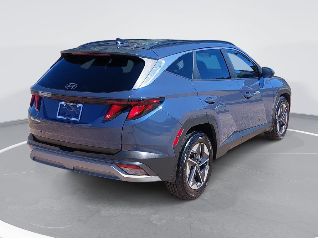 Certified 2025 Hyundai Tucson SEL FWD image 5