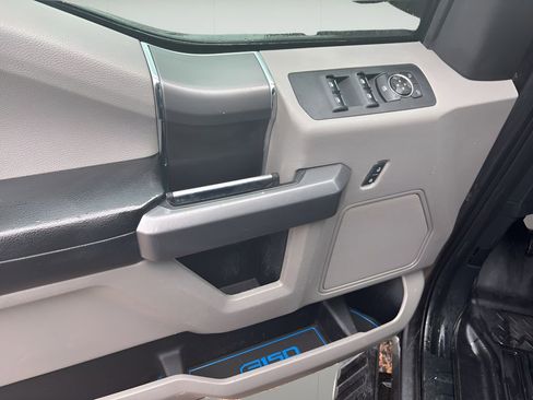 Used 2015 Ford F150 XLT w/ Equipment Group 302A Luxury AWD/4WD image 26