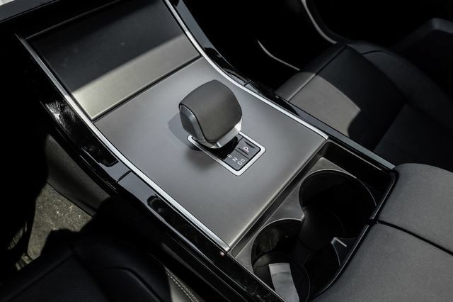 New 2026 Land Rover Range Rover Velar S AWD/4WD image 30