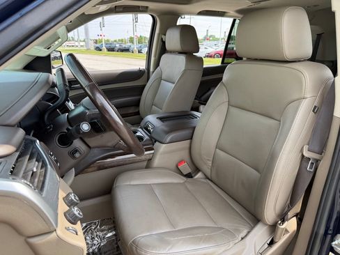 Used 2020 Chevrolet Tahoe LT w/ Luxury Package AWD/4WD image 13