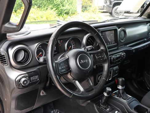 Used 2022 Jeep Wrangler Sport AWD/4WD image 21