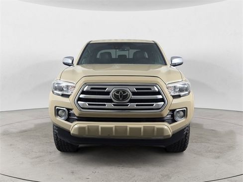Used 2018 Toyota Tacoma Limited image 8