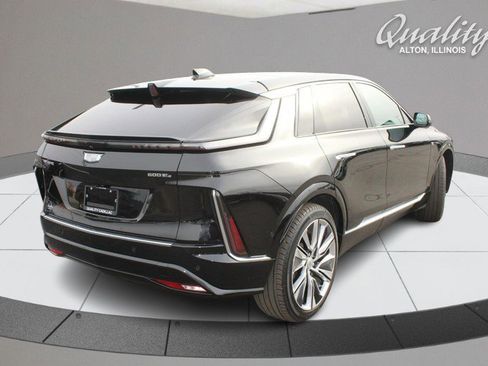 Used 2024 Cadillac Lyriq Luxury w/ LPO, Floor Liner Package image 3