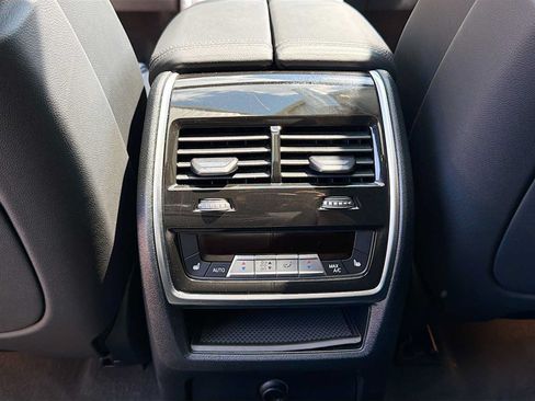 Used 2022 BMW X5 xDrive40i w/ M Sport Package AWD/4WD image 17