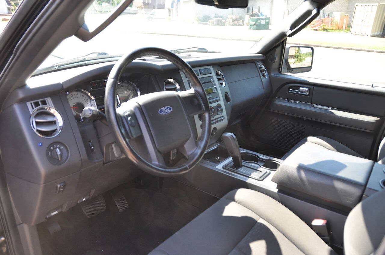Used 2009 Ford Expedition XLT AWD/4WD image 20