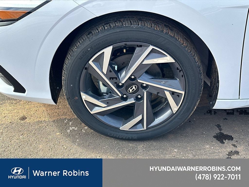New 2025 Hyundai Elantra Sport FWD image 10