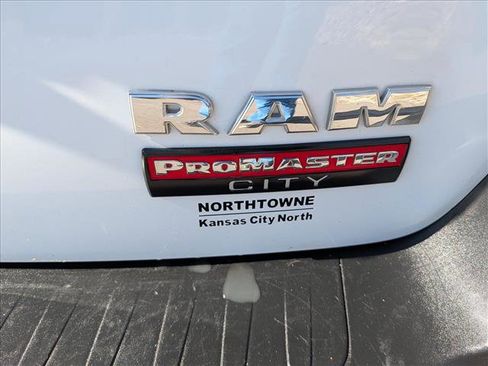 Used 2018 RAM ProMaster City Tradesman image 13