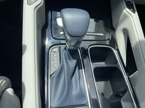 Used 2025 Kia Telluride SX w/ SX Captain's Chair Package FWD image 16
