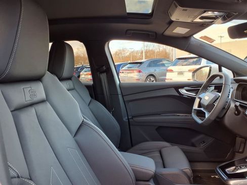 New 2025 Audi Q4 e-tron Premium Plus AWD/4WD image 13