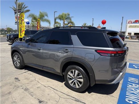 Used 2022 Nissan Pathfinder SL FWD image 58