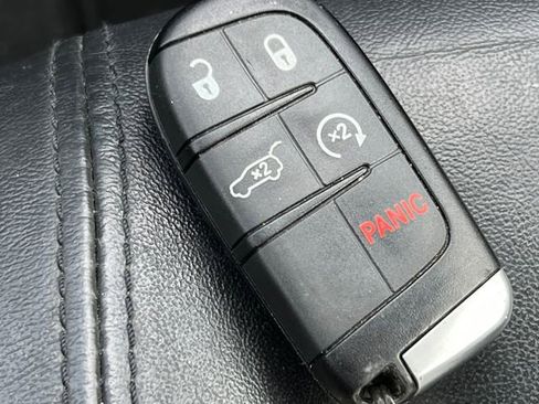 Used 2020 Jeep Grand Cherokee Limited image 25