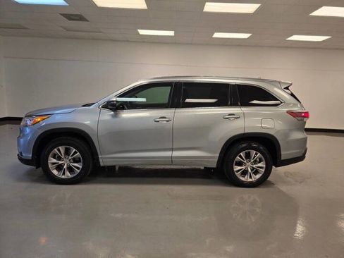 Used 2015 Toyota Highlander XLE image 4